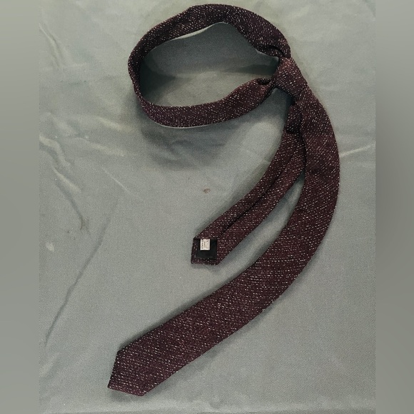 DIOR Men’s Tie in Burgundy and white specs, Brand New, never worn, without tags. - Picture 6 of 11